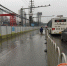 降雨致积水漫入施工基坑 昆明路东口临时交通管制 - 中国在线