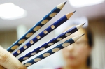 洞洞笔声称能防铅毒一支20元 专家：铅笔芯不含铅 - 陕西网