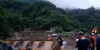 强降雨致207省道岚皋段发生泥石流 一对夫妻失联 - 陕西网