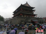 降雨降温难阻游客热情 陕西部分景区“爆满” - 华商网