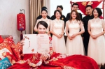 跳水女皇吴敏霞在陕西大婚 穿中式嫁衣似天仙（图） - 西安网