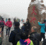 新疆天山天池瑞雪纷飞游客风雪无阻赏雪景 - 西安网