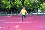 厉害了！ 广州42岁跳绳达人3个半小时连跳3万次 - 西安网