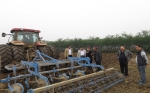 西安市长安长丰农机合作社引进新型农机抢收抢种 - 农业机械化信息