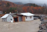 美东北部遭暴风雨袭击 一民宅被卷入河流 - 西安网
