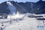 乌鲁木齐迎来滑雪季（组图） - 西安网
