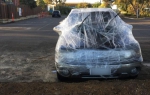 澳大利亚一汽车违停工地竟被用保鲜膜裹身 - 西安网