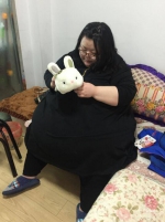 "中国第一胖女孩"瘦了 两年内从488斤减到190斤 - 西安网