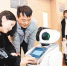 曲江医疗机器人“上岗” 为孕妇提供智能服务 - 西安网