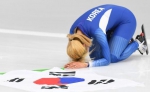 冬奥韩国女选手摘银却当场磕头道歉 或因霸凌队友 - 西安网