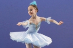 俄13岁芭蕾舞者凭高难度动作圈粉7万 - 西安网