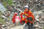 十年前抗震救灾小英雄当上消防员 冲在抢险最前面 - 西安网
