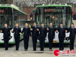 公交二公司驾驶员集体说快板，讲解十九大精神给乘客送新春 - 三秦网