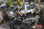 印度小飞机在人口密集区域坠毁致5死 - 西安网
