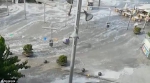 1.5米高海啸袭击西班牙海岛 海水涌进酒吧露台 - 西安网