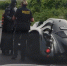 加拿大“蝙蝠侠”开“蝙蝠战车”被交警叫停 - 西安网