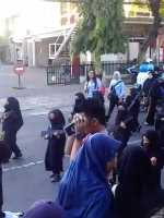 印尼托儿所孩子穿疑似“伊斯兰国”服装参加游行惹争议 - 西安网