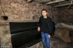 29岁农村小伙买棺材在家等死 自称"买小了" - 西安网