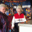 美106岁寿星在连锁餐厅庆生 店长专门布置装饰 - 西安网