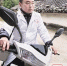 “赤脚医生”行医32年 春节骑着摩托上门治病 - 西安网