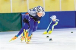 重庆天才轮滑少女 有个冰上世界冠军梦 - 西安网