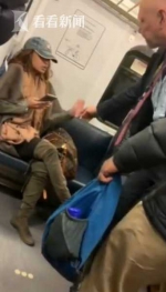 女子地铁拿LV占座称不想挨臭人坐 引发众怒 - 西安网