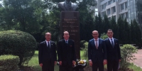 白俄罗斯民族诗人杨卡·库帕拉雕像正式落成于西安外国语大学校园内。 - 陕西新闻
