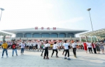 西安千人献唱《我和我的祖国》 献礼新中国70华诞 - 陕西新闻