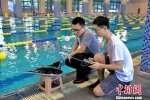 西北工业大学研制出中国首款滑扑一体自主变形仿生柔体潜航器。　郭友军 摄 - 陕西新闻