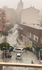 西班牙马德里遭冰雹暴雨袭击 6小时9000次雷击 - 西安网