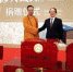 原版刷印的《清敕修大藏经》捐赠仪式。　田进 摄 - 陕西新闻