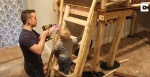 别人家的!美国一父亲花八个月为四个孩子建造室内树屋 - 西安网