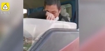 湖北籍司机被困高速近20天 汉中交警的一句话让司机流泪 - 西安网