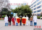 陕西又有4名新冠肺炎患者在唐都医院治愈出院 - 陕西新闻