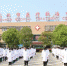 来自武汉的镜头：行人伫立车船鸣笛 举城深切哀悼 - 西安网