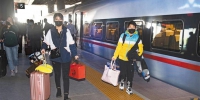 时隔76天，武汉—西安首趟高铁、航班抵达 - 人民政府