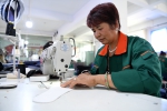 甘肃临夏：布鞋产业助就业 - 西安网