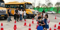 西安市高新第二十三小新生开学收获“开学礼包” - 陕西新闻