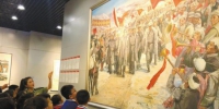 延安革命纪念馆首次展出117件抗战题材艺术珍品 - 西安网