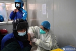 北京外卖小哥快递小哥有序接种疫苗 - 西安网