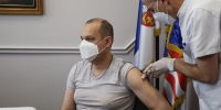 塞尔维亚卫生部长接种中国新冠疫苗 - 西安网