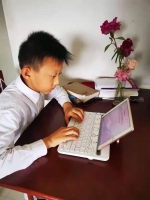 六年级小学生写出8万多字探险小说 红光社区为他举办交流会 - 西安网