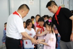 “书”送希望：多方携手为兴平希望小学捐赠图书室 - 陕西新闻