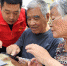 陕西咸阳：教老年人使用智能手机 - 西安网
