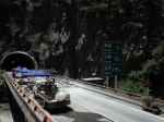 择路绕行丨G5京昆高速西汉秦岭段汉中方向桥梁抢修 - 西安网