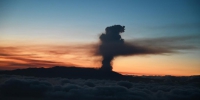 西班牙拉帕尔马岛火山喷发5000多人被疏散 - 西安网