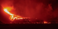 西班牙拉帕尔马岛火山持续喷发 - 西安网
