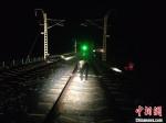 青海德令哈6级地震 青藏铁路部分区间限速开行 - 西安网
