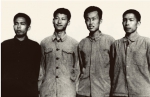 这是1973年上山下乡时期，习近平（左二）在陕西延川县。 - 西安网