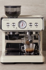复古压力表＋可视电子秤，百胜图研磨一体咖啡机BAE02S重磅上市 - 西安网